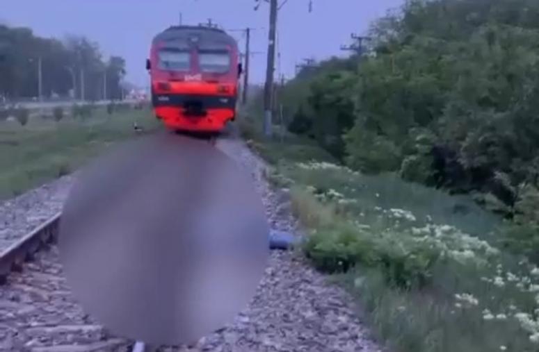 На Кубани поезд Краснодар - Армавир обезглавил мужчину