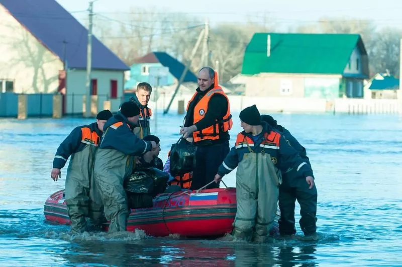 В городе завыли сирены: в Оренбурге на фоне паводка объявили срочную эвакуацию жителей